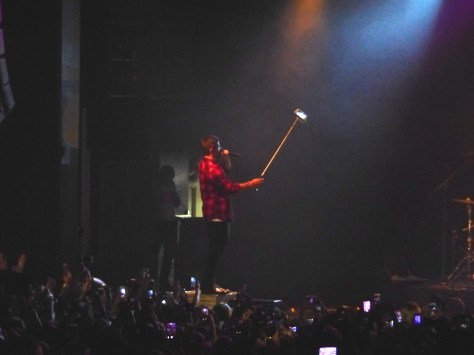 Jake Miller takes a selfie