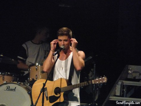 jake miller acoustic guitar